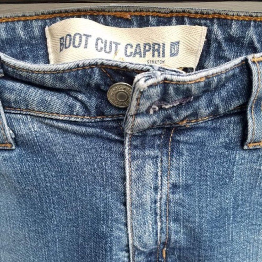 Gap Boot Cut Capris Size 8R - Picture 3 of 6